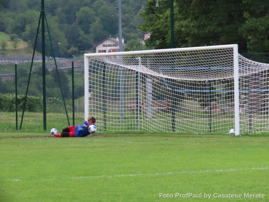 Giorno 6: Rifinitura, vittoria nel test e visita della società